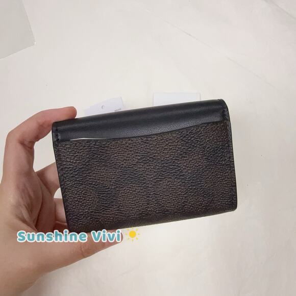 NWT Coach Flap Card Case In Signature Canvas CZ272 IN Gold/Walnut/Black - Picture 3 of 8